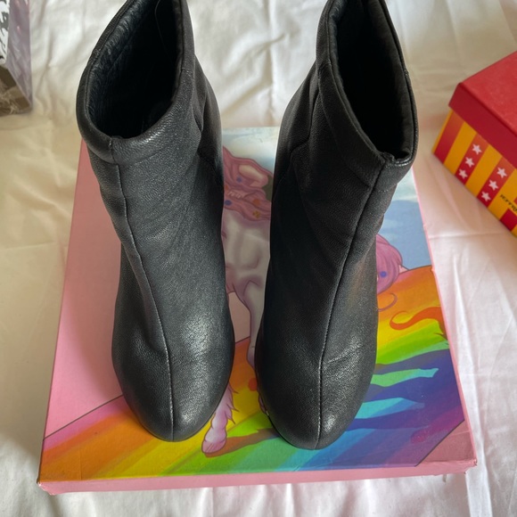 Jeffrey Campbell leather ankle booties. Size:9 - Picture 2 of 5